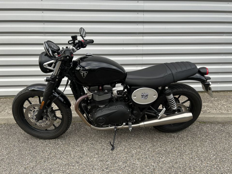 TRIUMPH SPEED TWIN 900 4