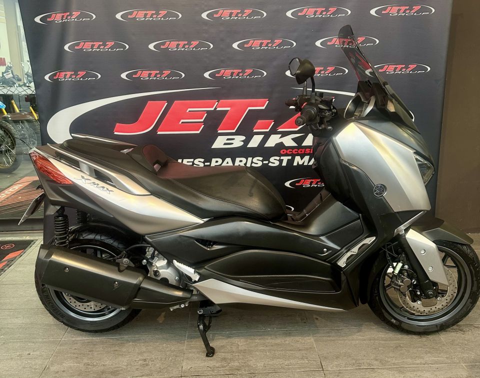 YAMAHA XMAX 300 4
