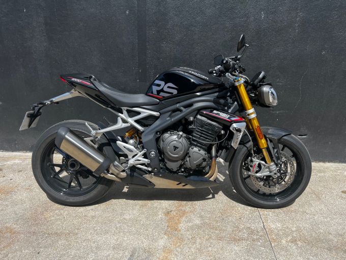 TRIUMPH SPEED TRIPLE 1200 RS 4