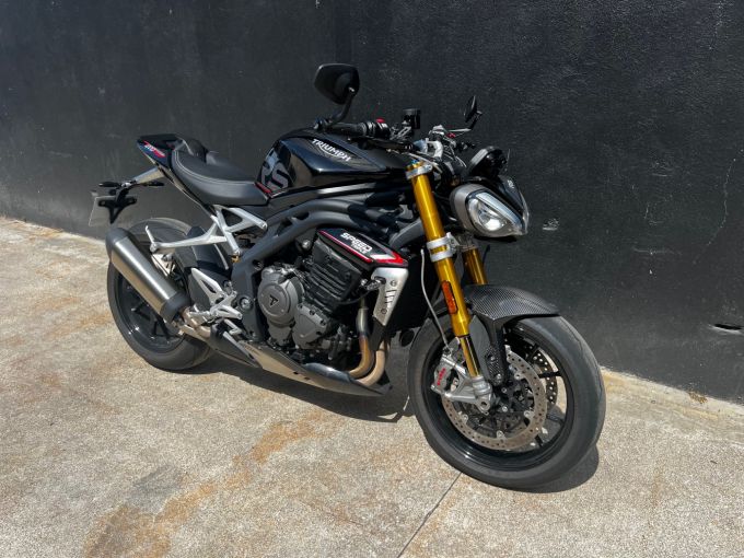 TRIUMPH SPEED TRIPLE 1200 RS 4