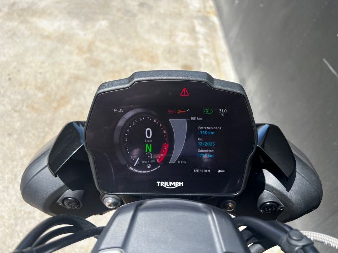 TRIUMPH SPEED TRIPLE 1200 RS 4