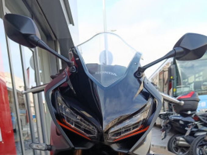 HONDA CBR650R 4