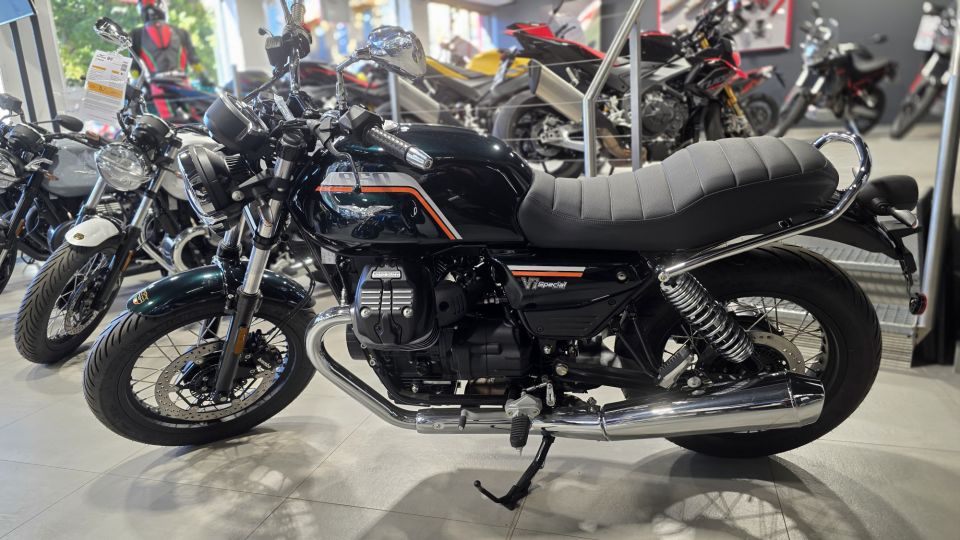 MOTO GUZZI V7 SPECIAL 4