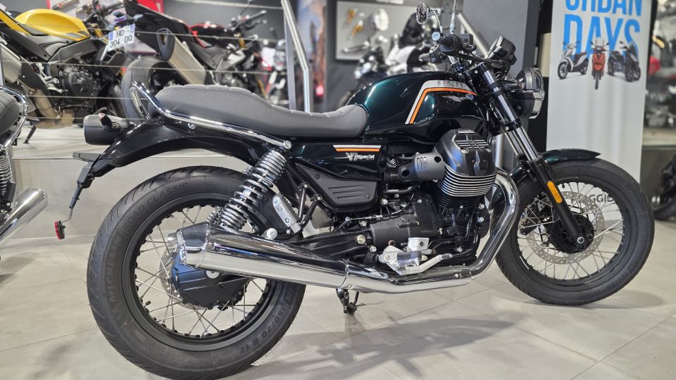 MOTO GUZZI V7 SPECIAL 4