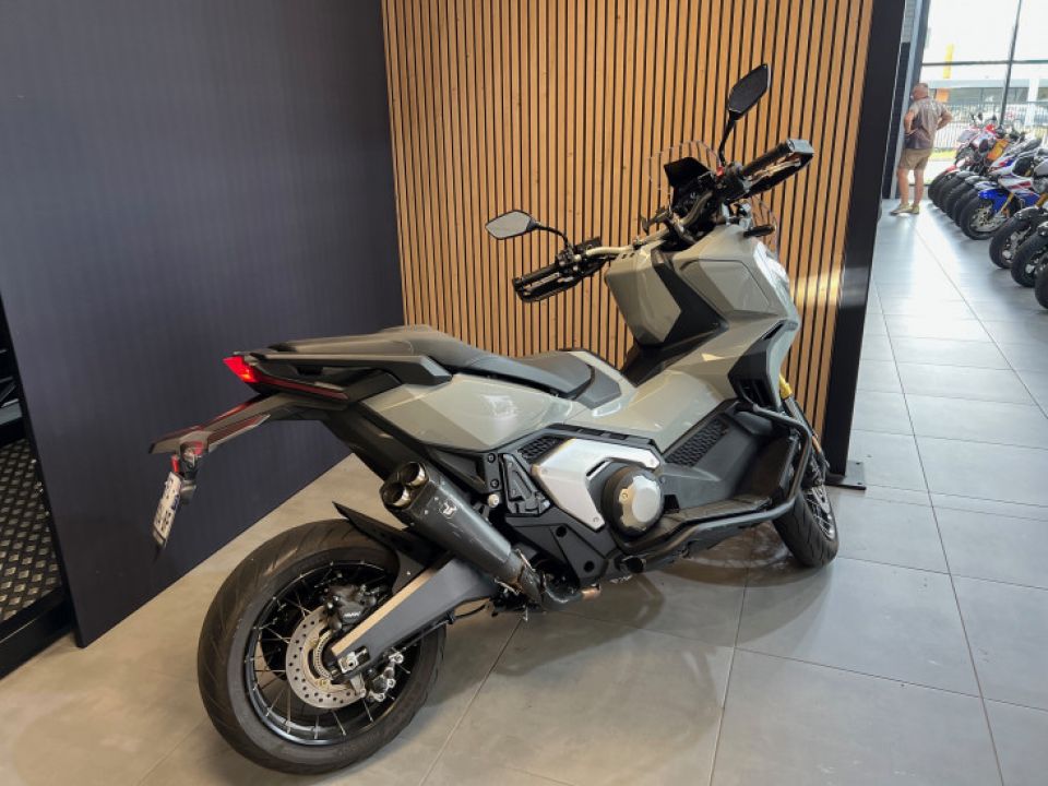 HONDA X-ADV 750 4