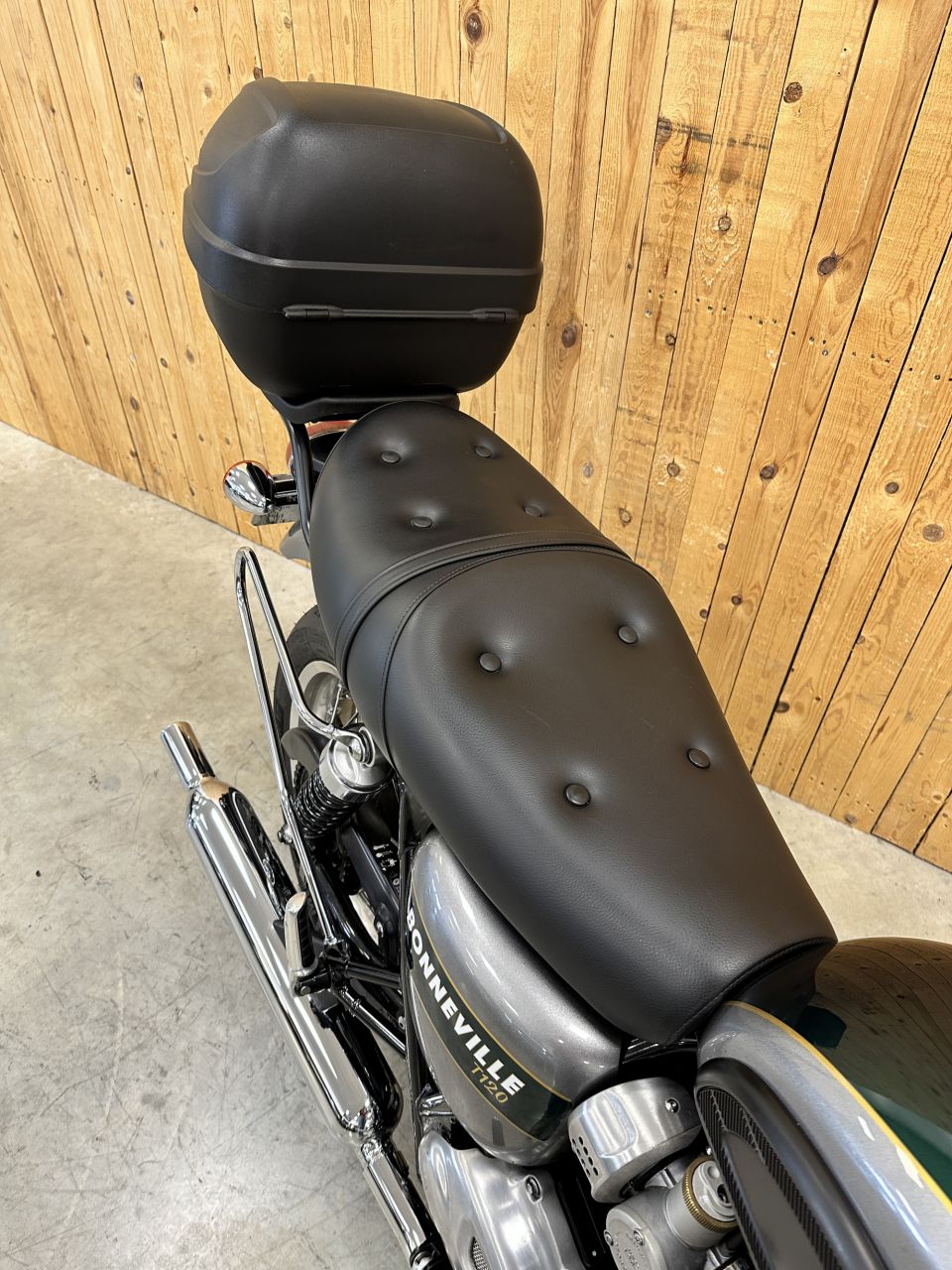 TRIUMPH Bonneville T120 GOLD LINE Edition 4