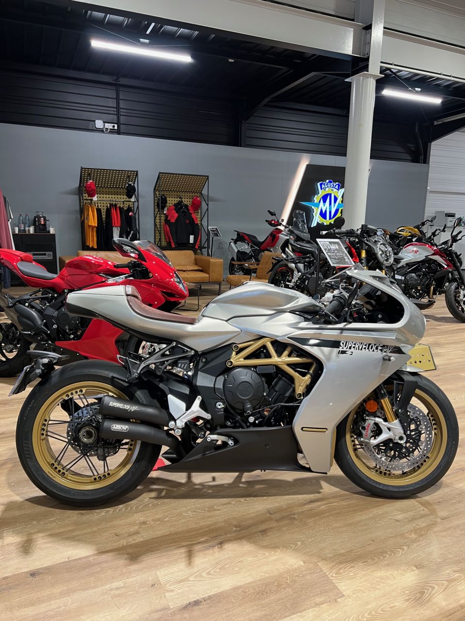 MV AGUSTA SUPERVELOCE S 4