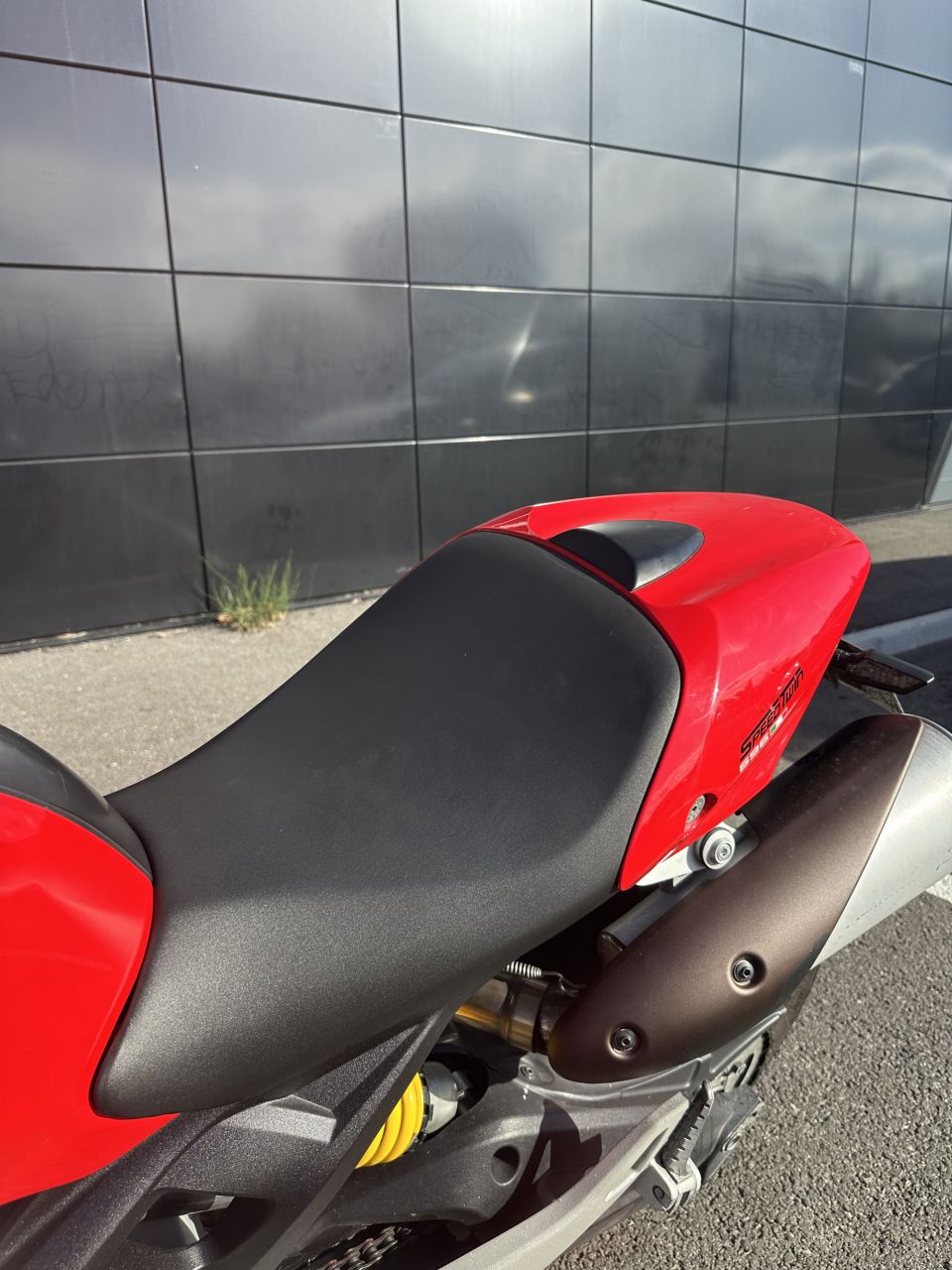 DUCATI MONSTER 696 4