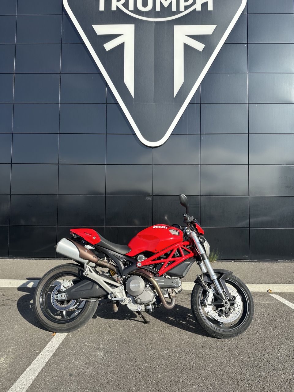 DUCATI MONSTER 696 4