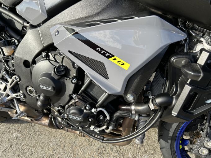 YAMAHA MT-10 4