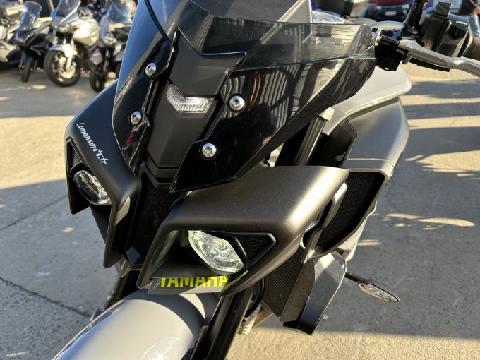 YAMAHA MT-10 4
