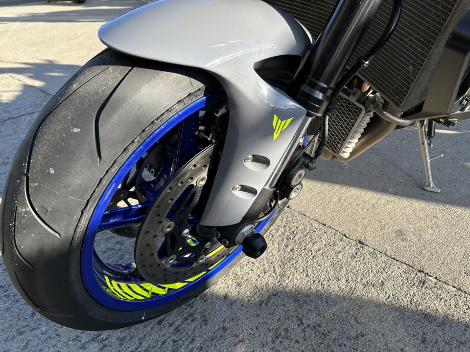 YAMAHA MT-10 4