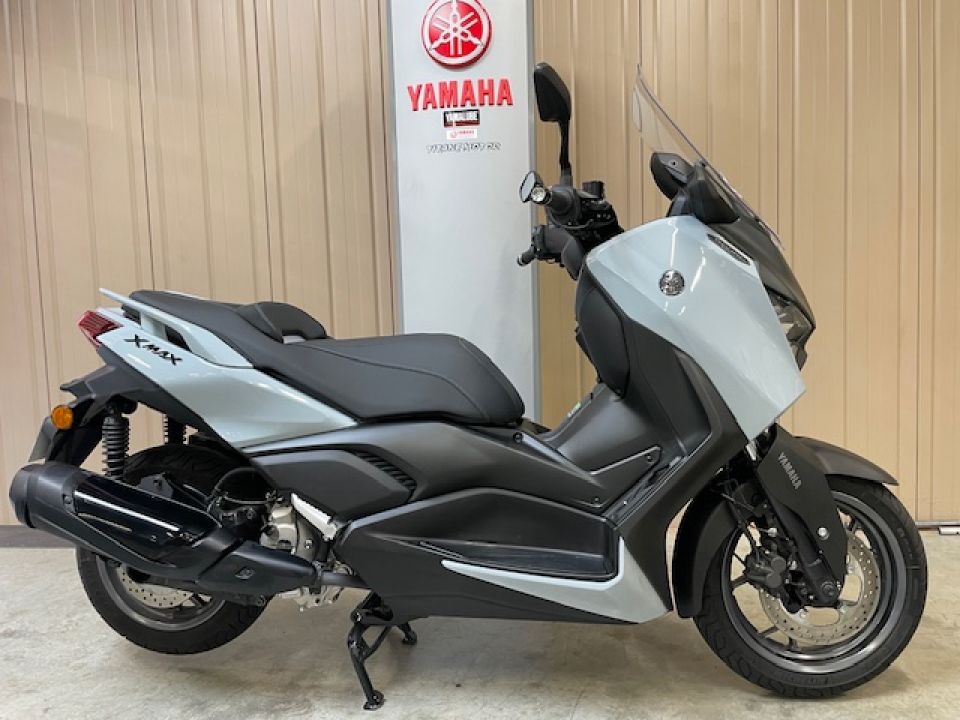 YAMAHA XMAX 300 TECH MAX + 4