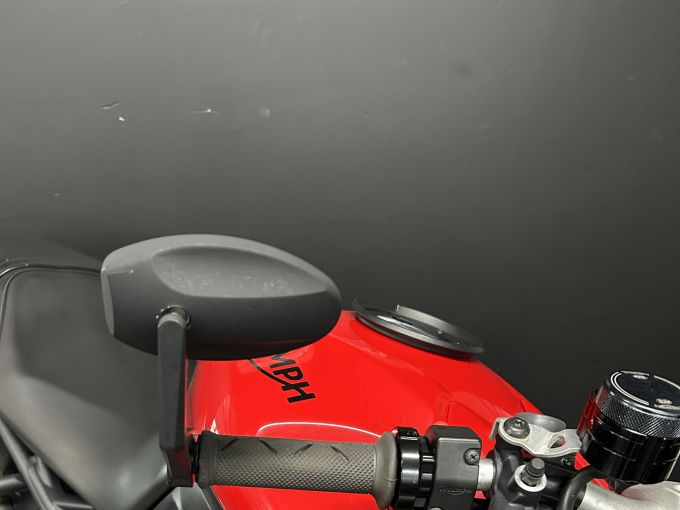 TRIUMPH SPEED TRIPLE 1050 4