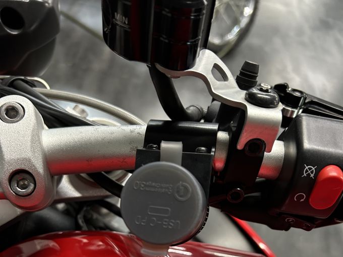 TRIUMPH SPEED TRIPLE 1050 4