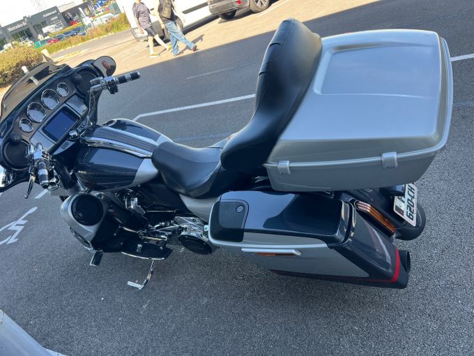 HARLEY-DAVIDSON TOURING STREET GLIDE 1923 CVO  4