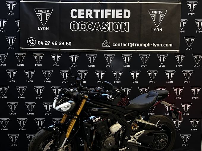 TRIUMPH SPEED TRIPLE 1200 RS 4