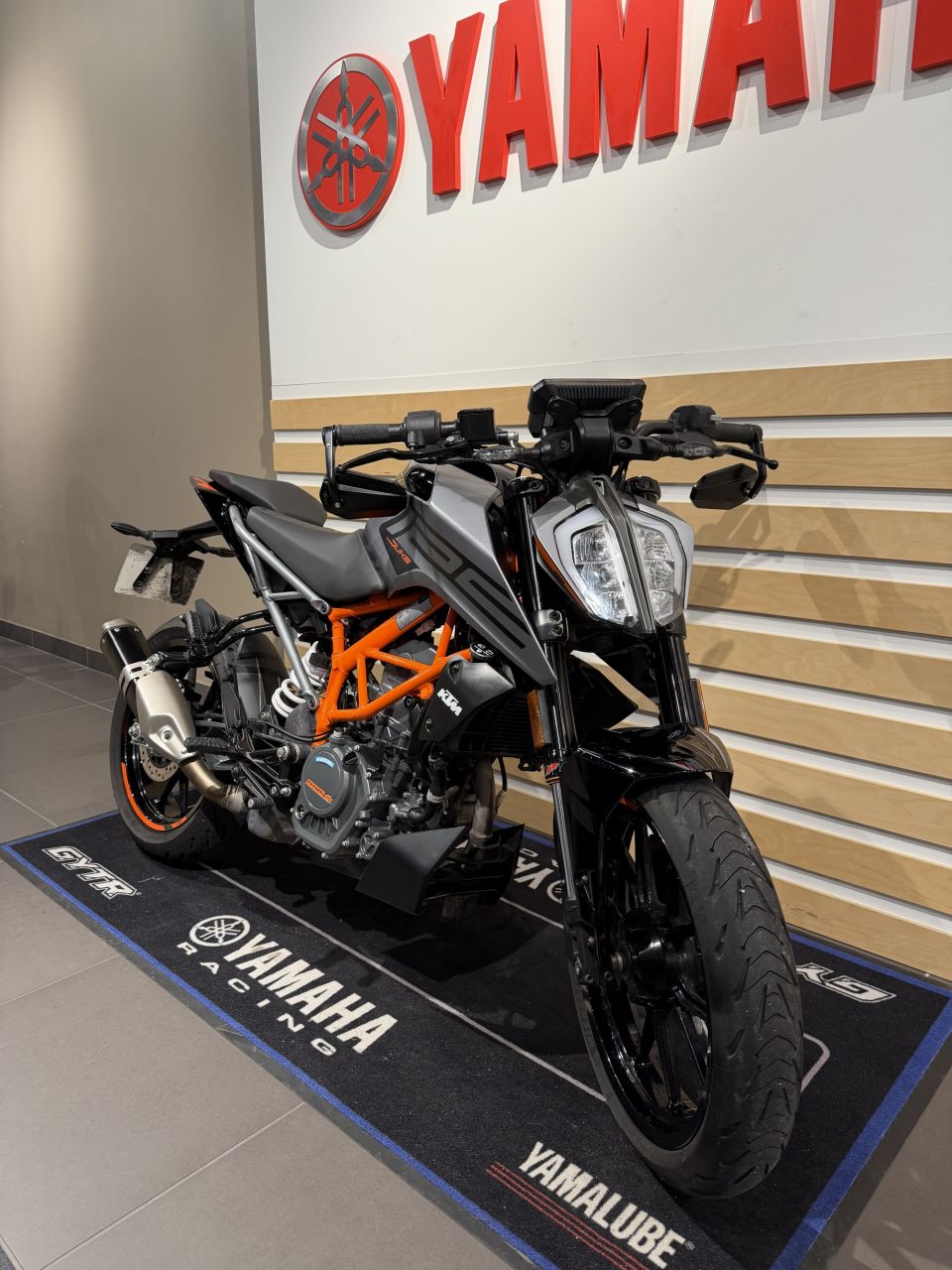 KTM 125 DUKE ABS 4