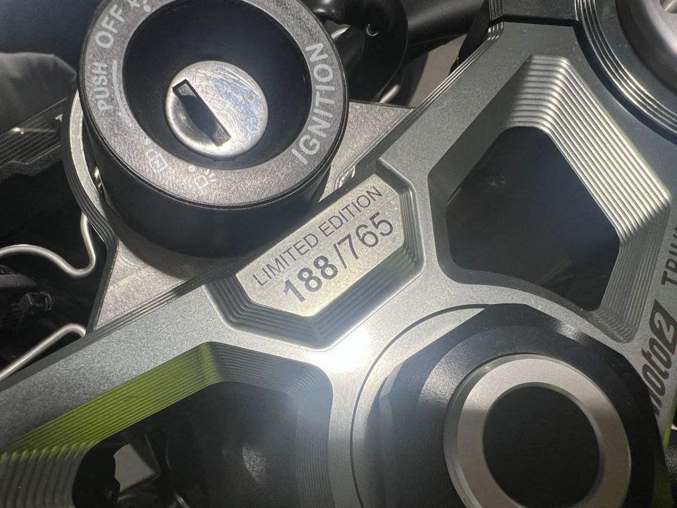 TRIUMPH STREET TRIPLE 765 RS 4