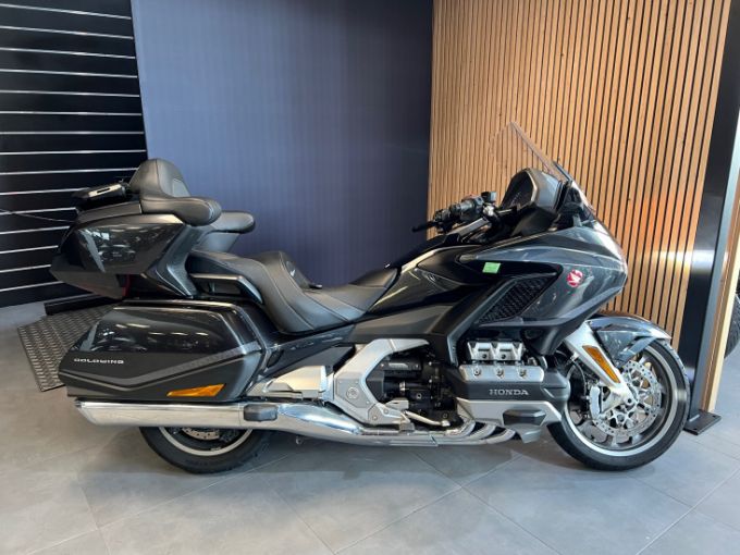 HONDA GoldWing Touring DCT Airbag 4