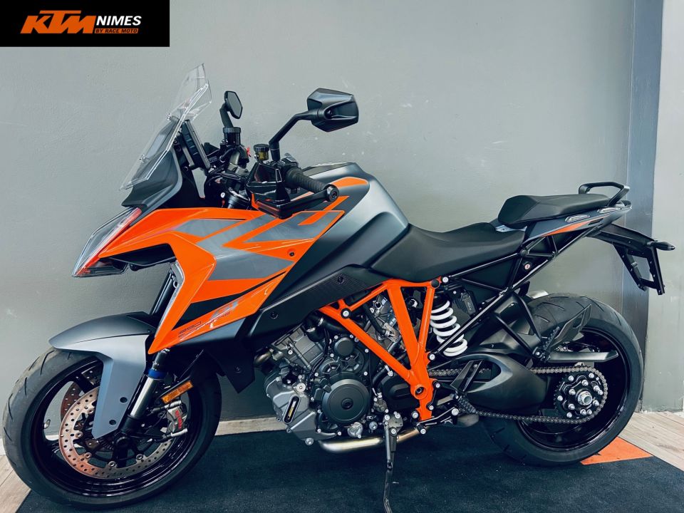 KTM 1290 SUPER DUKE GT 4