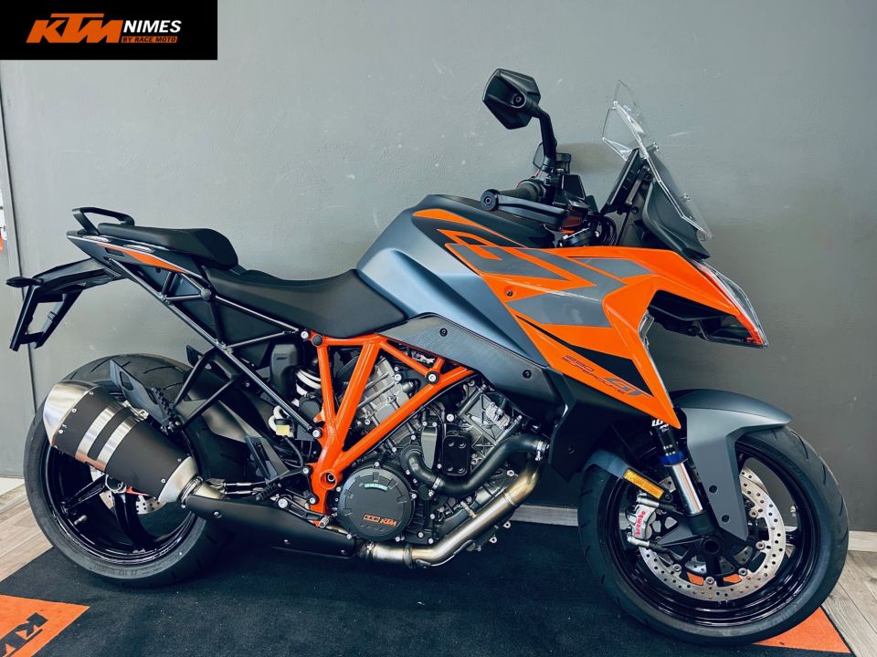 KTM 1290 SUPER DUKE GT 4