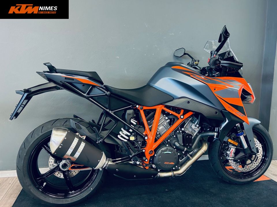 KTM 1290 SUPER DUKE GT 4