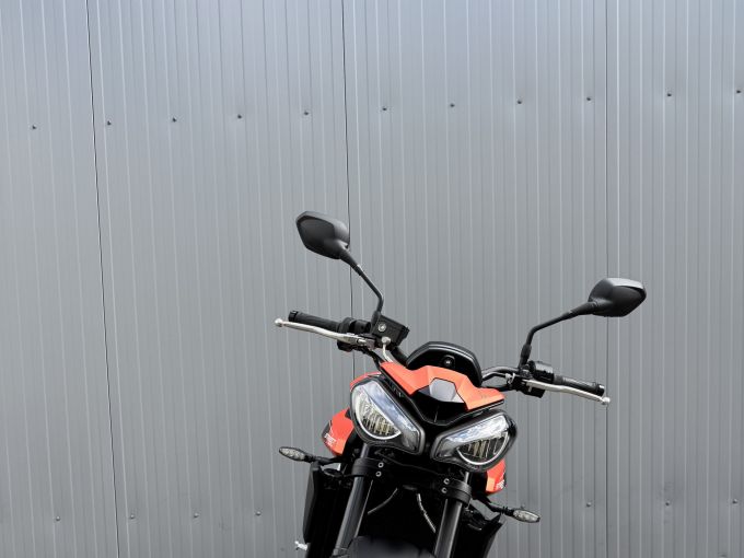 TRIUMPH STREET TRIPLE 765 R LOW 4