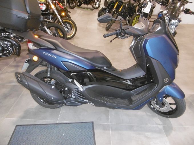 YAMAHA NMAX 125 4