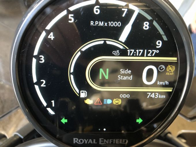 ROYAL ENFIELD HYMALAYAN 400 4