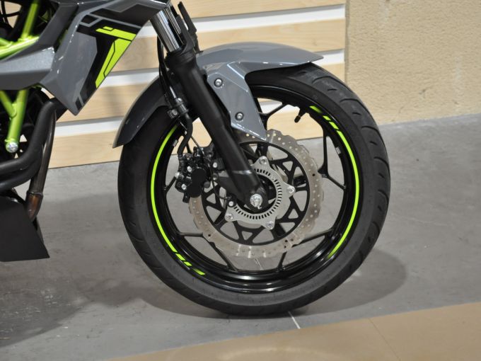 KAWASAKI Z-125 4