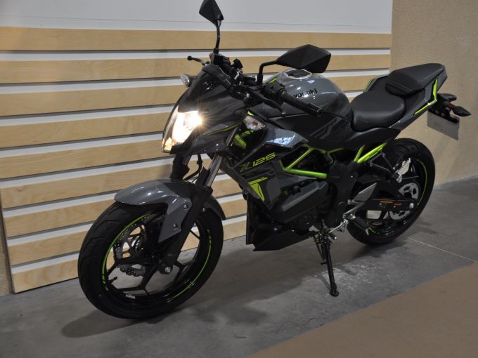 KAWASAKI Z-125 4