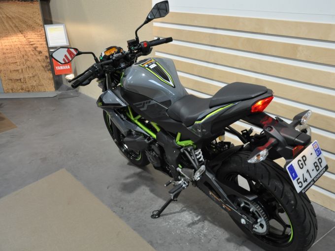 KAWASAKI Z-125 4
