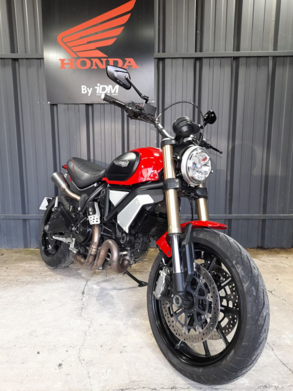DUCATI SCRAMBLER 1100 4