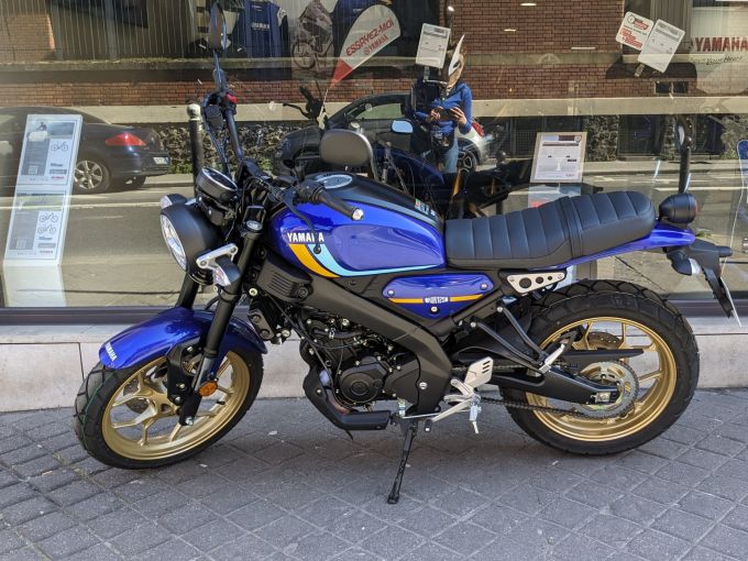 YAMAHA XSR 125 4