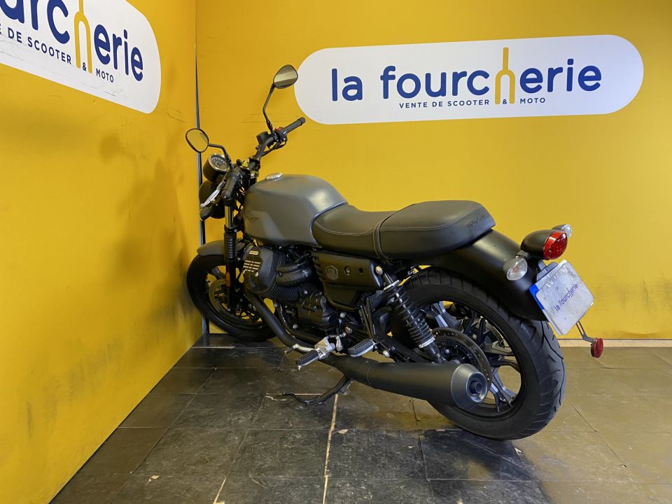 MOTO GUZZI V7 III STONE 750 4