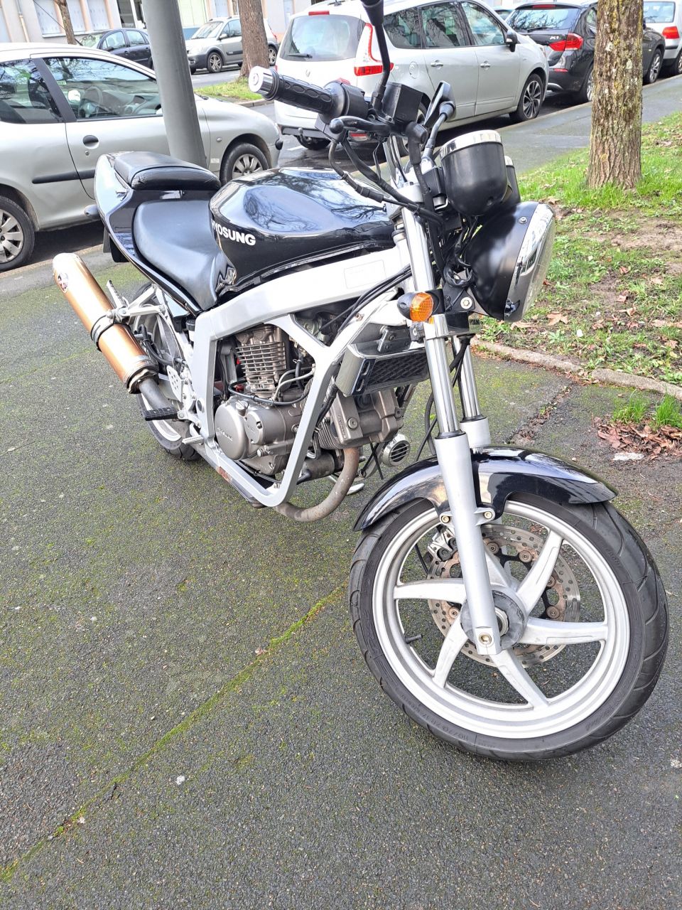 HYOSUNG COMET GT 125 4