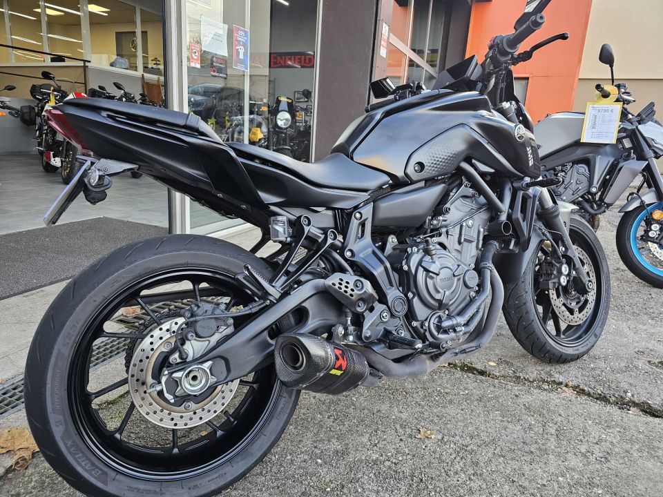 YAMAHA MT-07 (47.5CV) 4