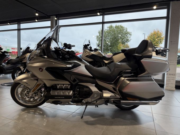 HONDA GL1800 GOLDWING 4