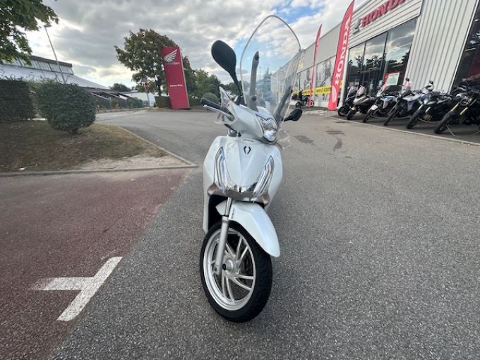 HONDA SH125AD 4
