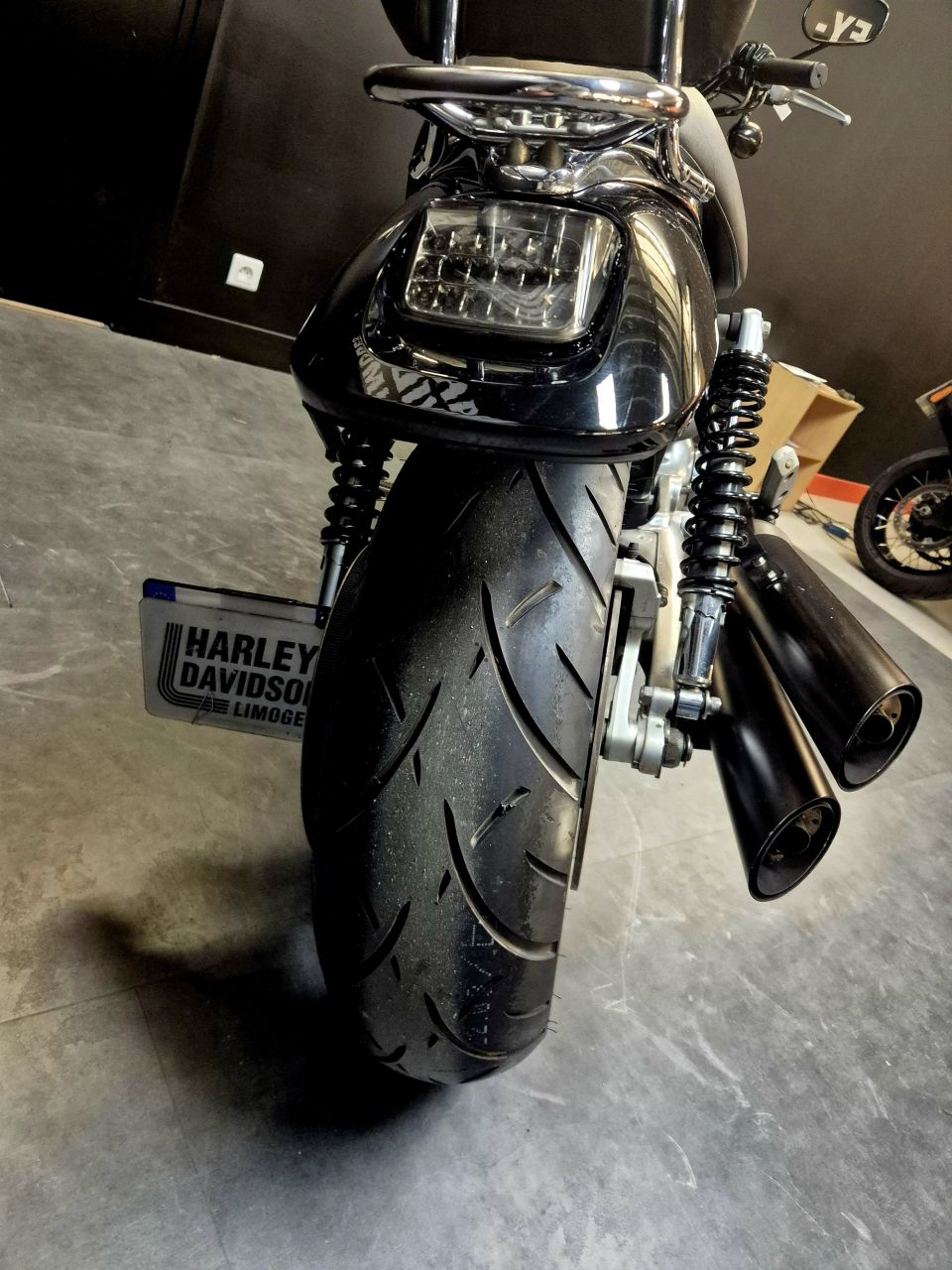 HARLEY-DAVIDSON V-ROD STREET ROD 1130 4