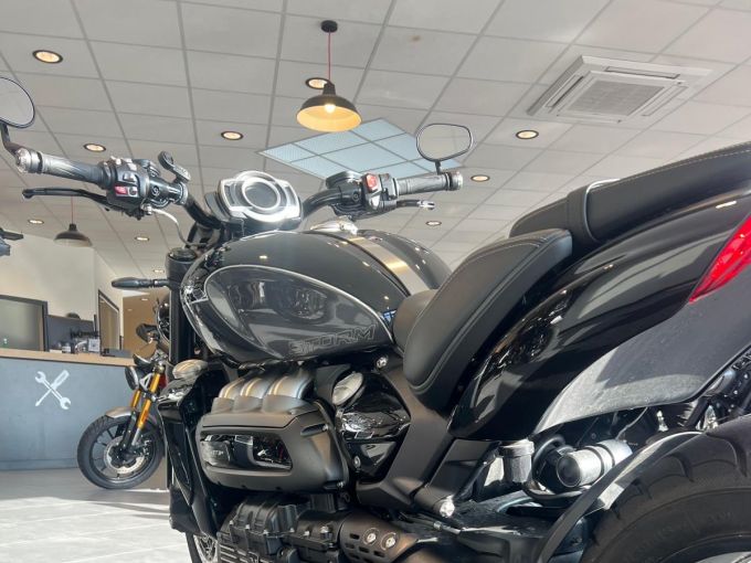 TRIUMPH ROCKET 3 R 4