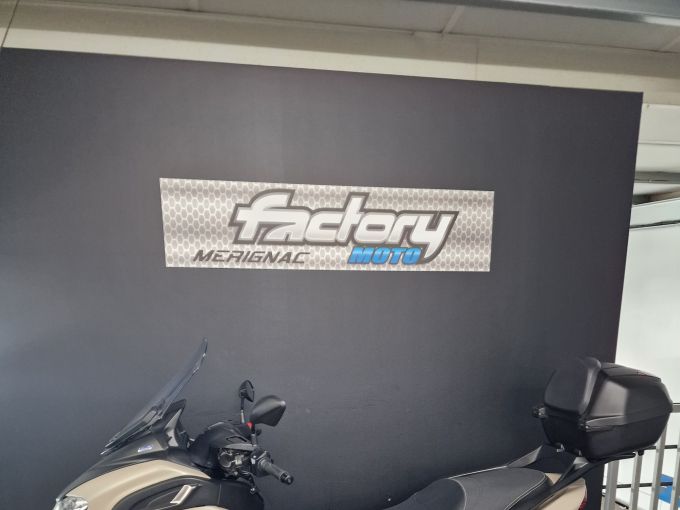 YAMAHA TRICITY 300 4