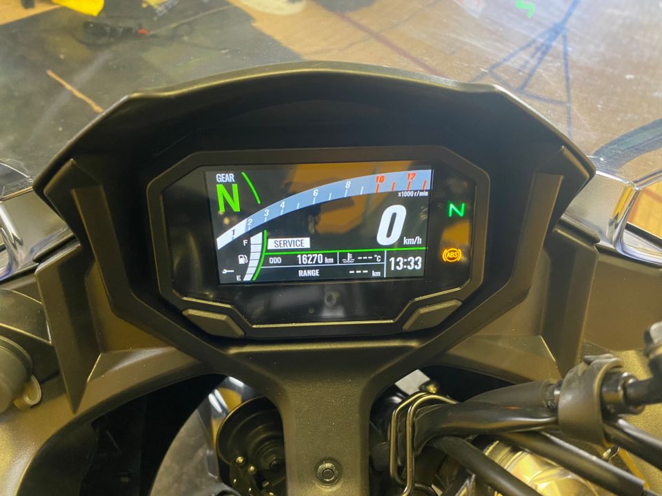 KAWASAKI NINJA 650 4