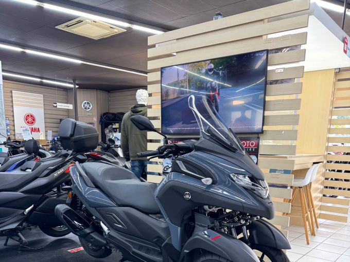 YAMAHA TRICITY 300 4