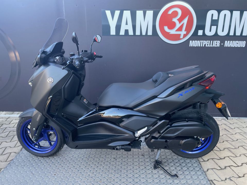 YAMAHA X-MAX 125 4