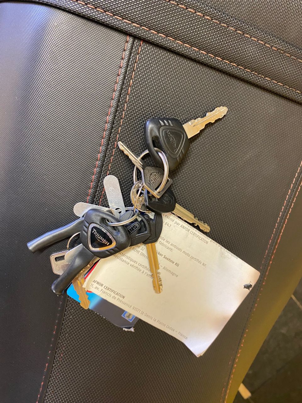 TRIUMPH BONNEVILLE 865 T100 4