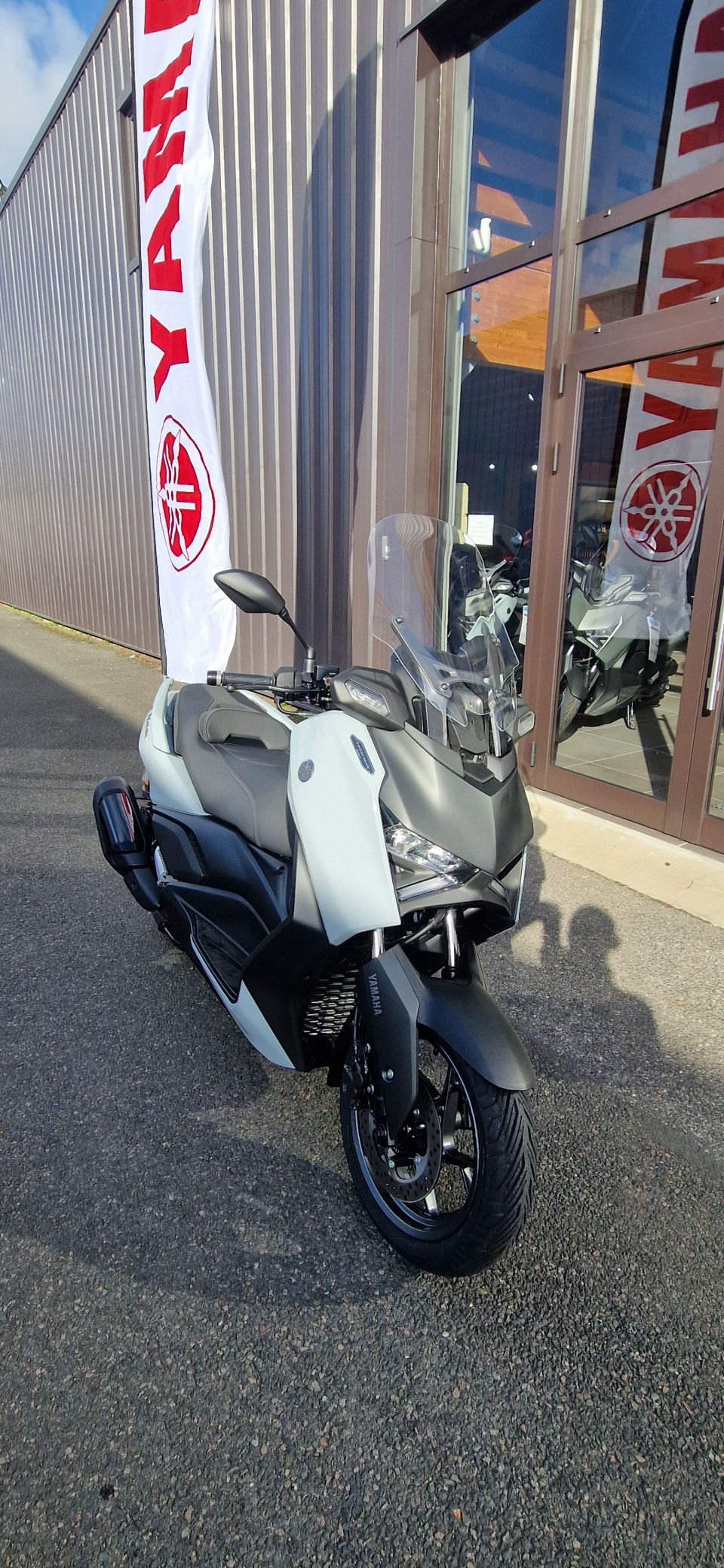 YAMAHA XMAX 300 Tech Max 4
