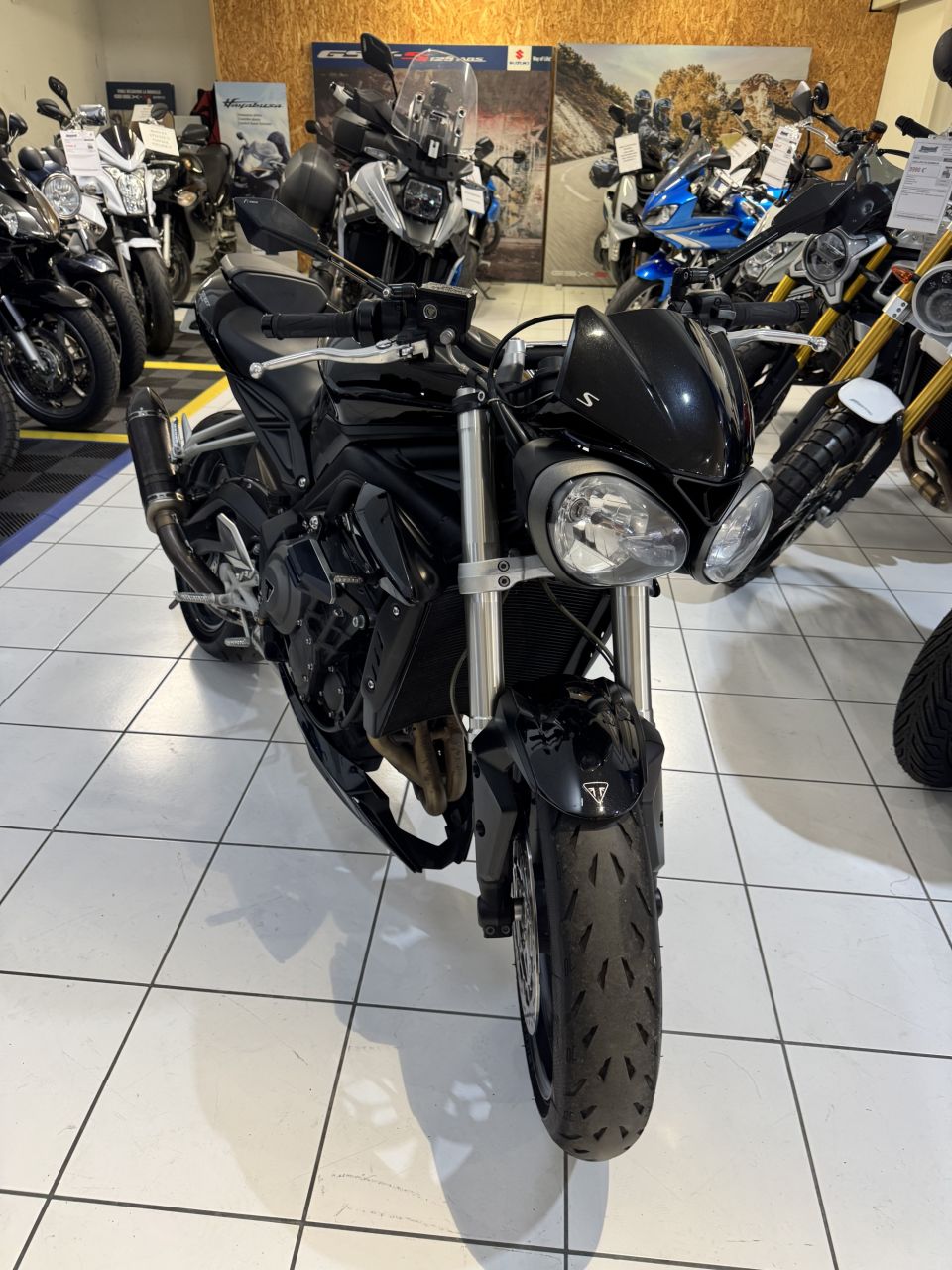 TRIUMPH STREET TRIPLE 660 S A2 4