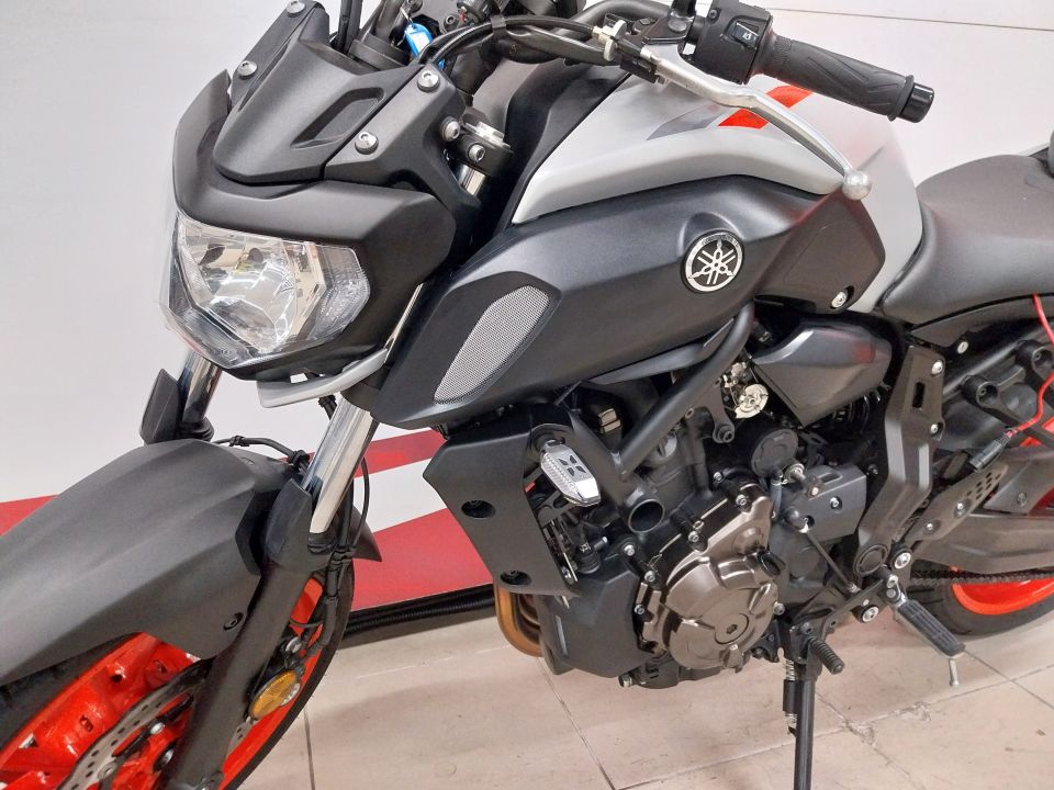 YAMAHA MT07 BRIDEE A2 4